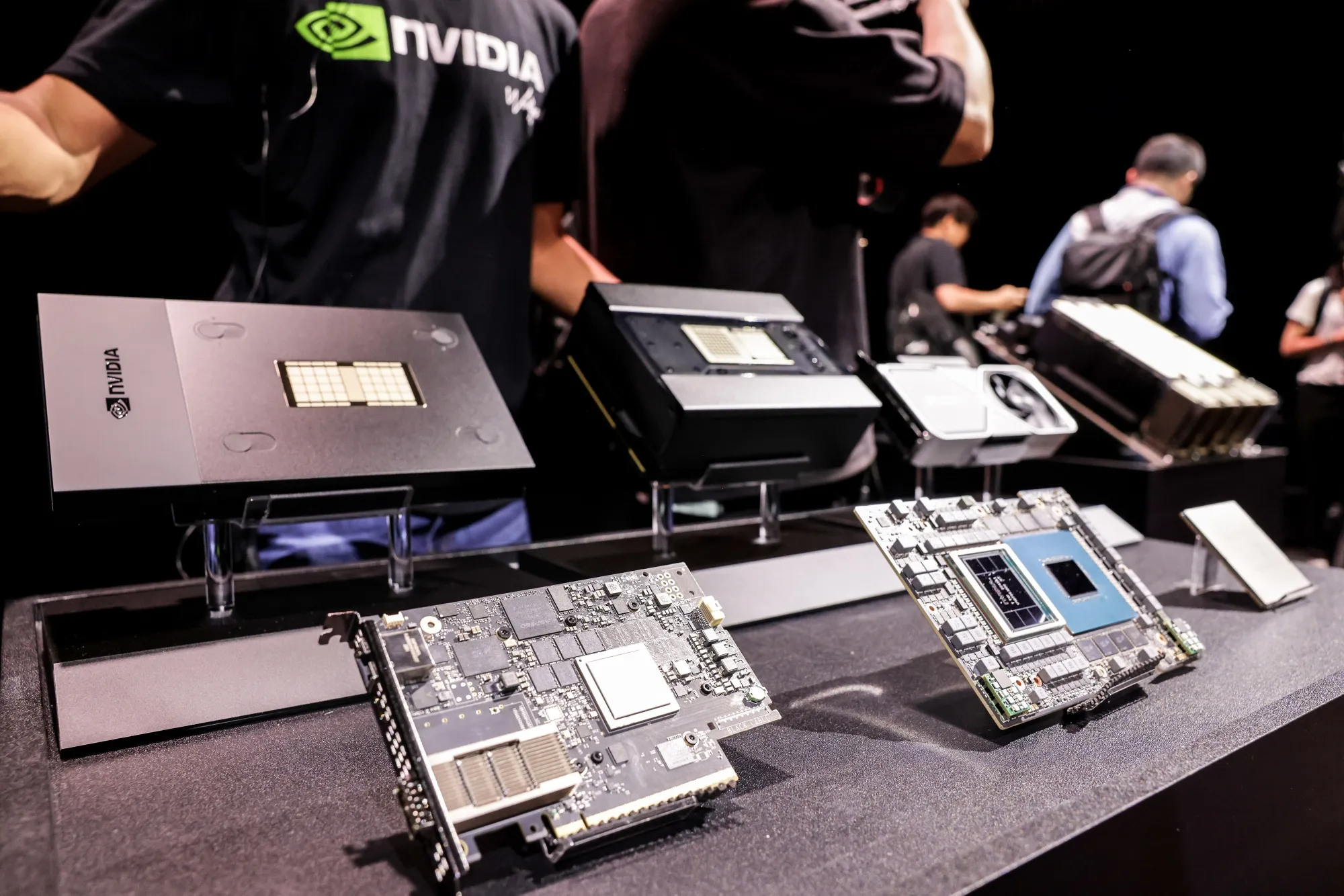 Nvidia’s AI Boom Brings Riches to Partners Like Dell, at a Cost